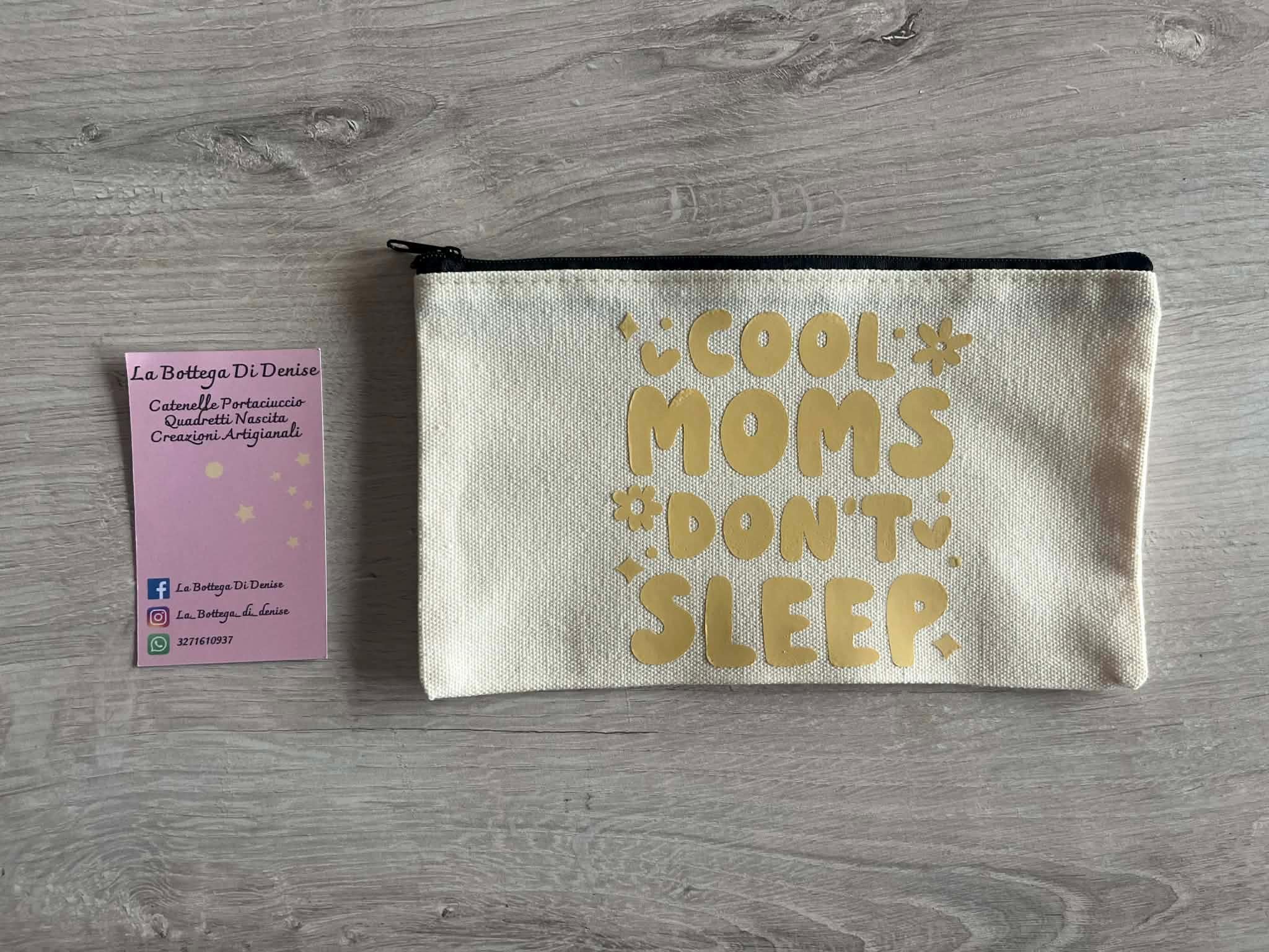 Pochette Festa della Mamma, Astuccio con Frase Minimal Chic, Idea regalo mamma, Borsetta personalizzata, Accessorio Donna.